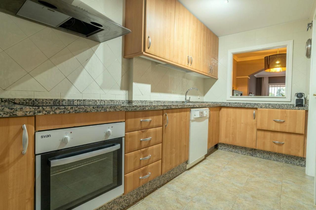 Stunning Modern Jardines De Santa Maria Golf, Elviria, Apartment