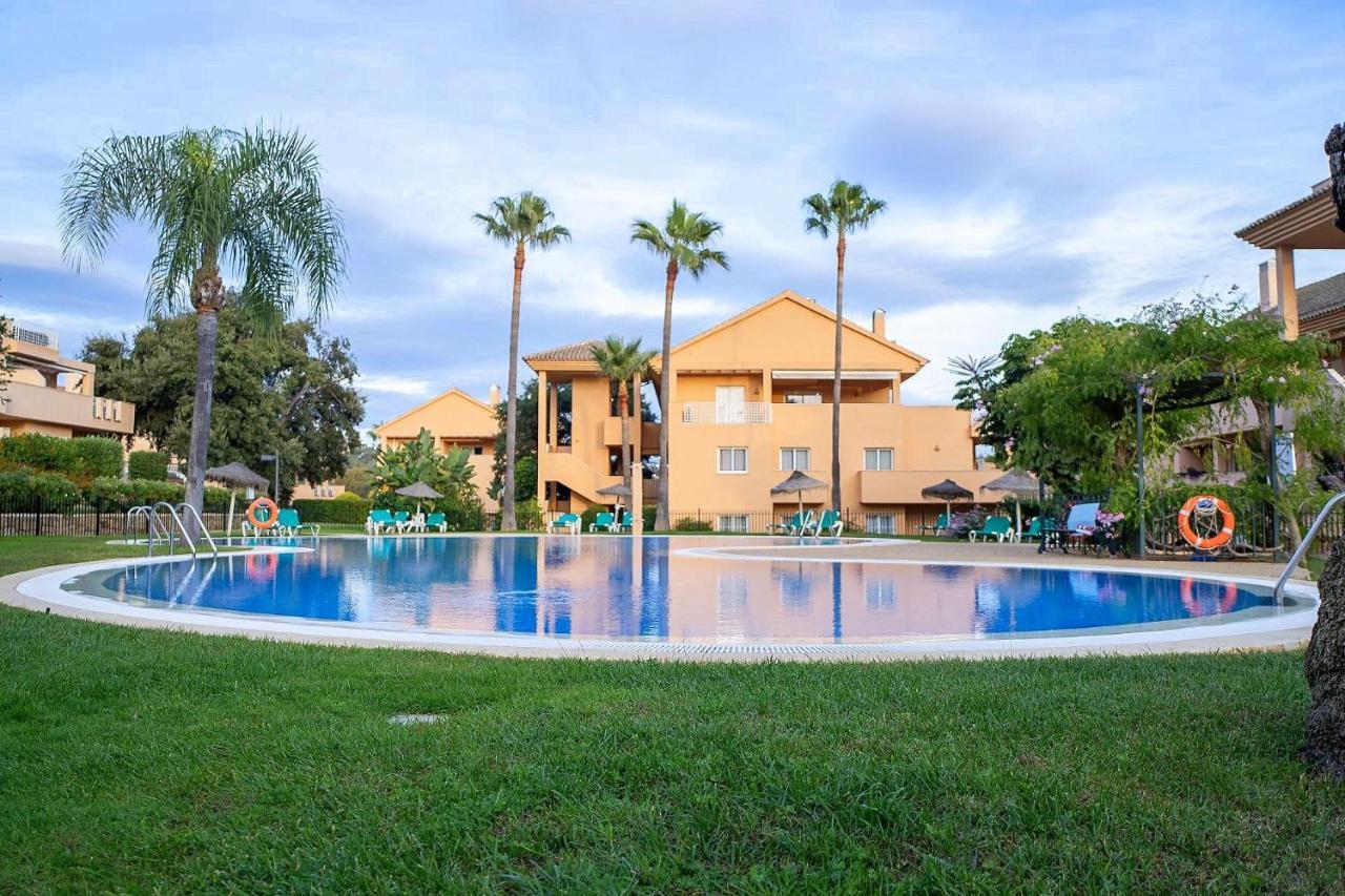 Apartment Stunning Modern Jardines De Santa Maria Golf, Elviria, Marbella