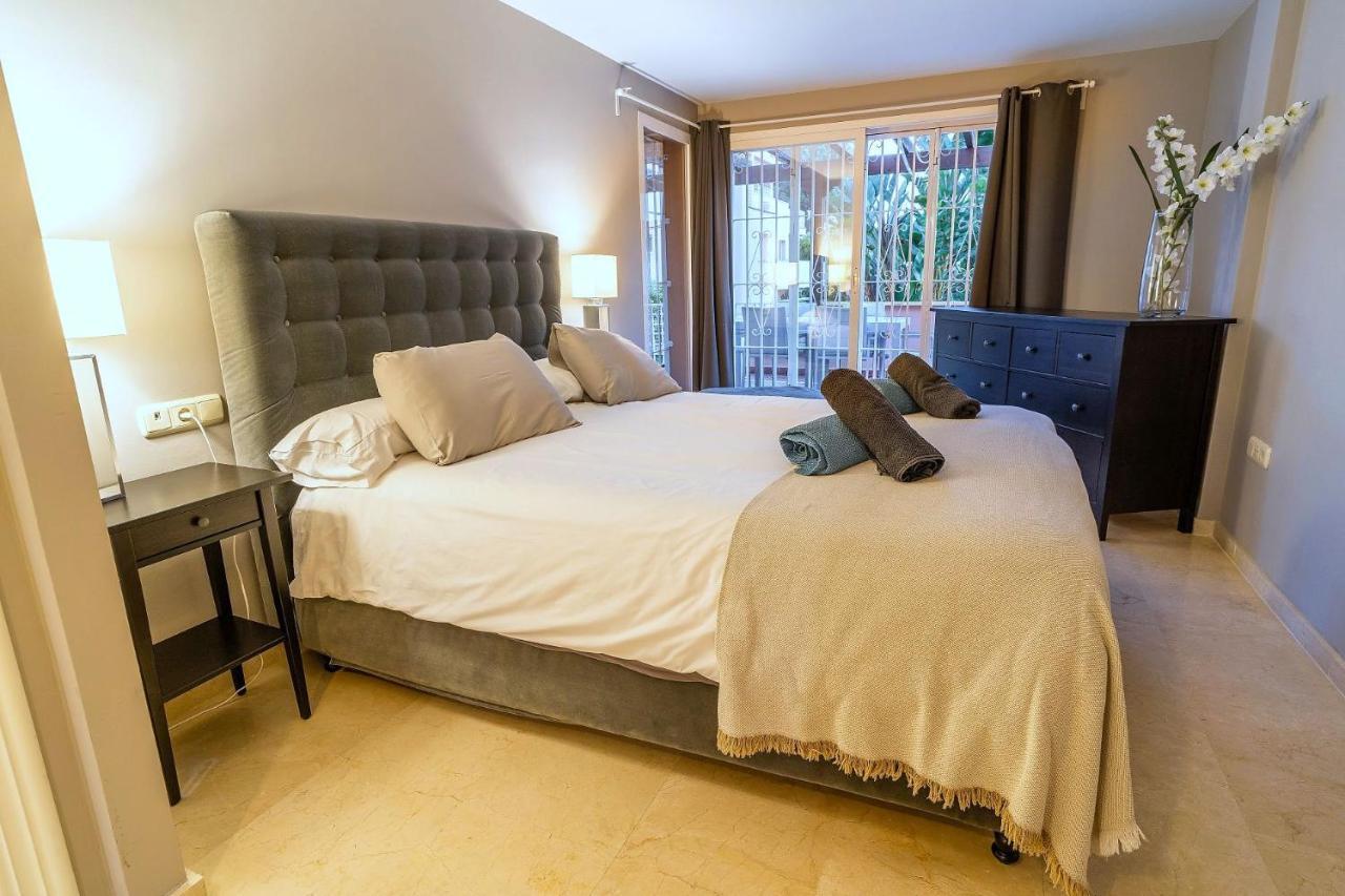 Apartment Stunning Modern Jardines De Santa Maria Golf, Elviria,