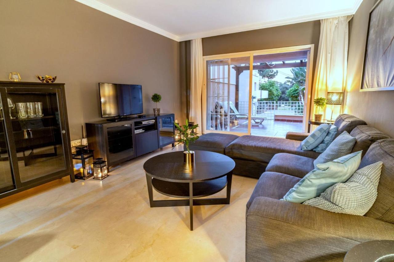 Stunning Modern Jardines De Santa Maria Golf, Elviria, Apartment