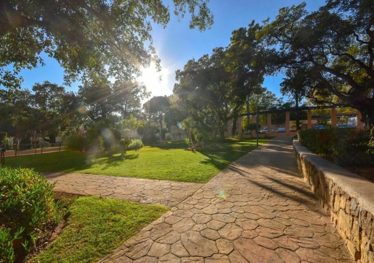 Stunning Modern Jardines De Santa Maria Golf, Elviria, Apartment Marbella